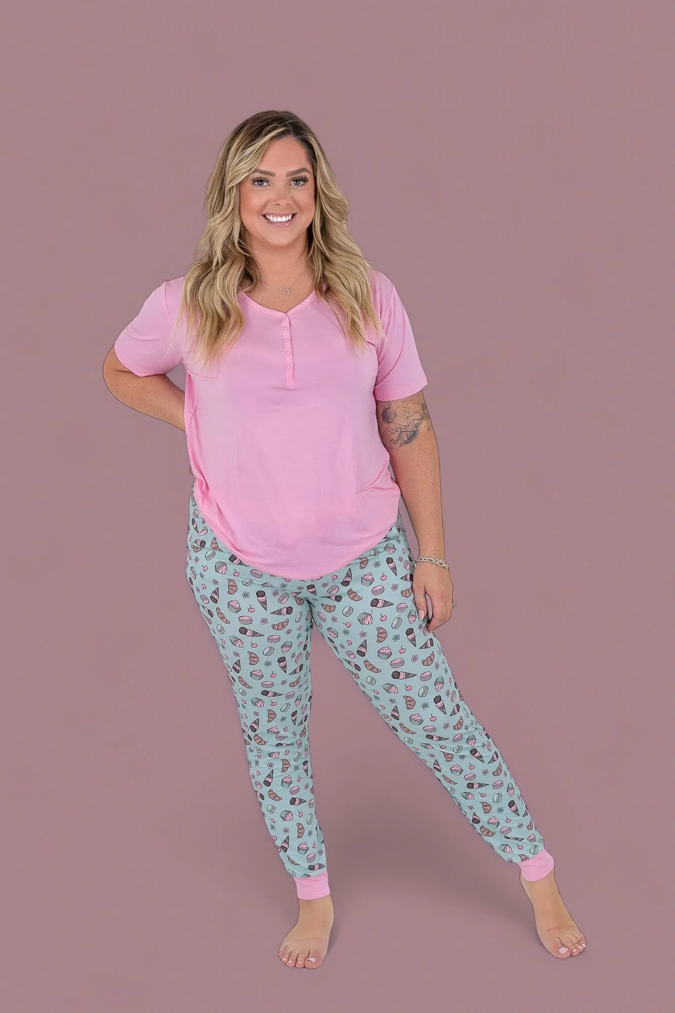 EXCLUSIVE BERRY CUTE BAKERY WOMENS JOGGER DREAM SET