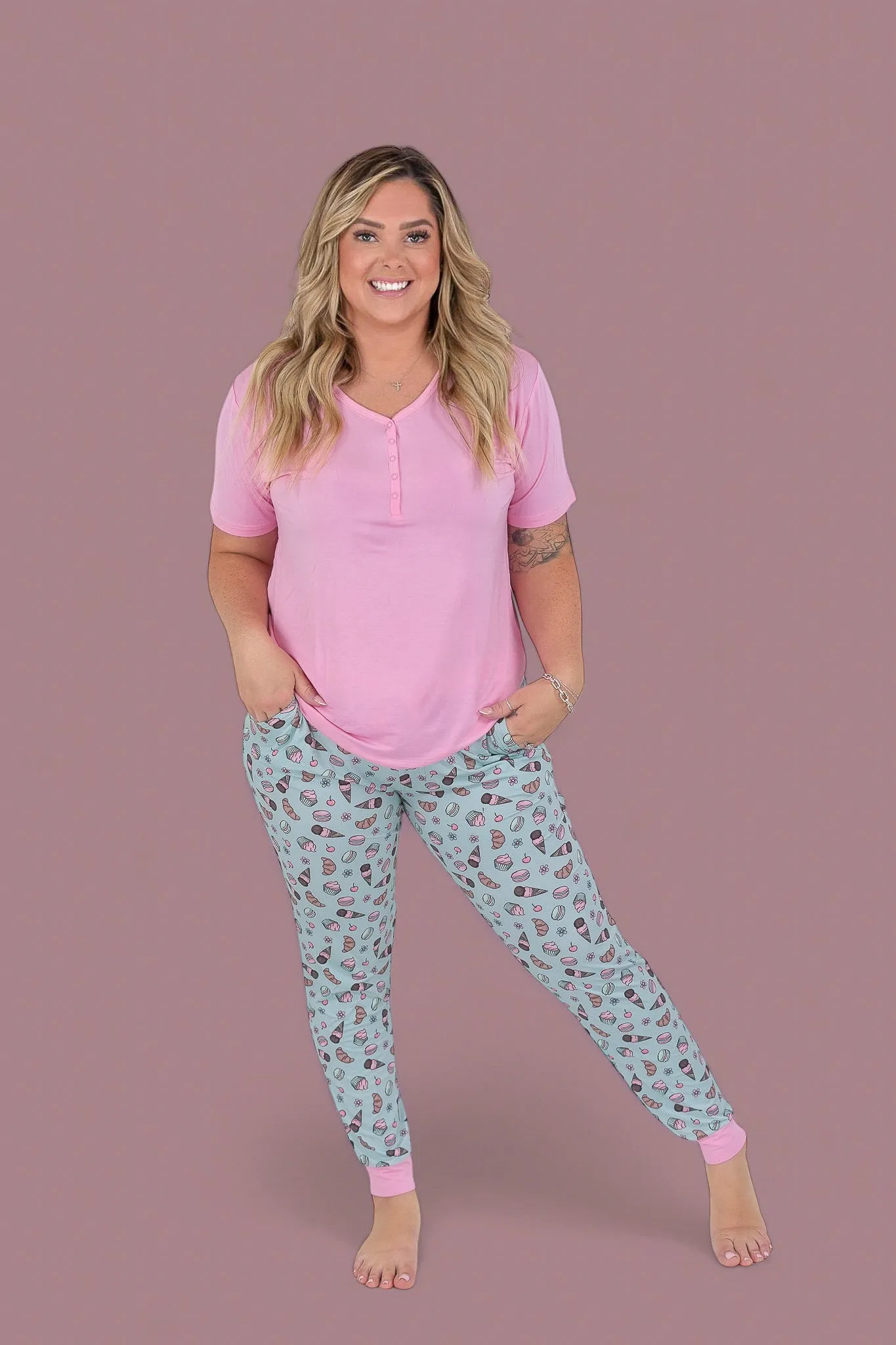 EXCLUSIVE BERRY CUTE BAKERY WOMENS JOGGER DREAM SET