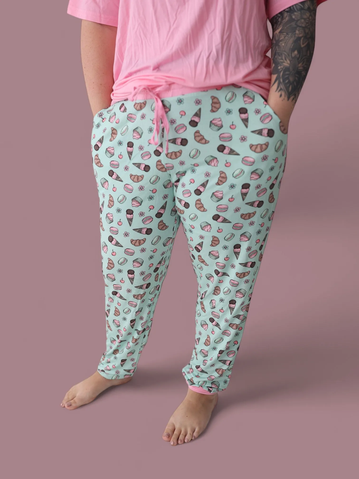 EXCLUSIVE BERRY CUTE BAKERY WOMENS JOGGER DREAM SET