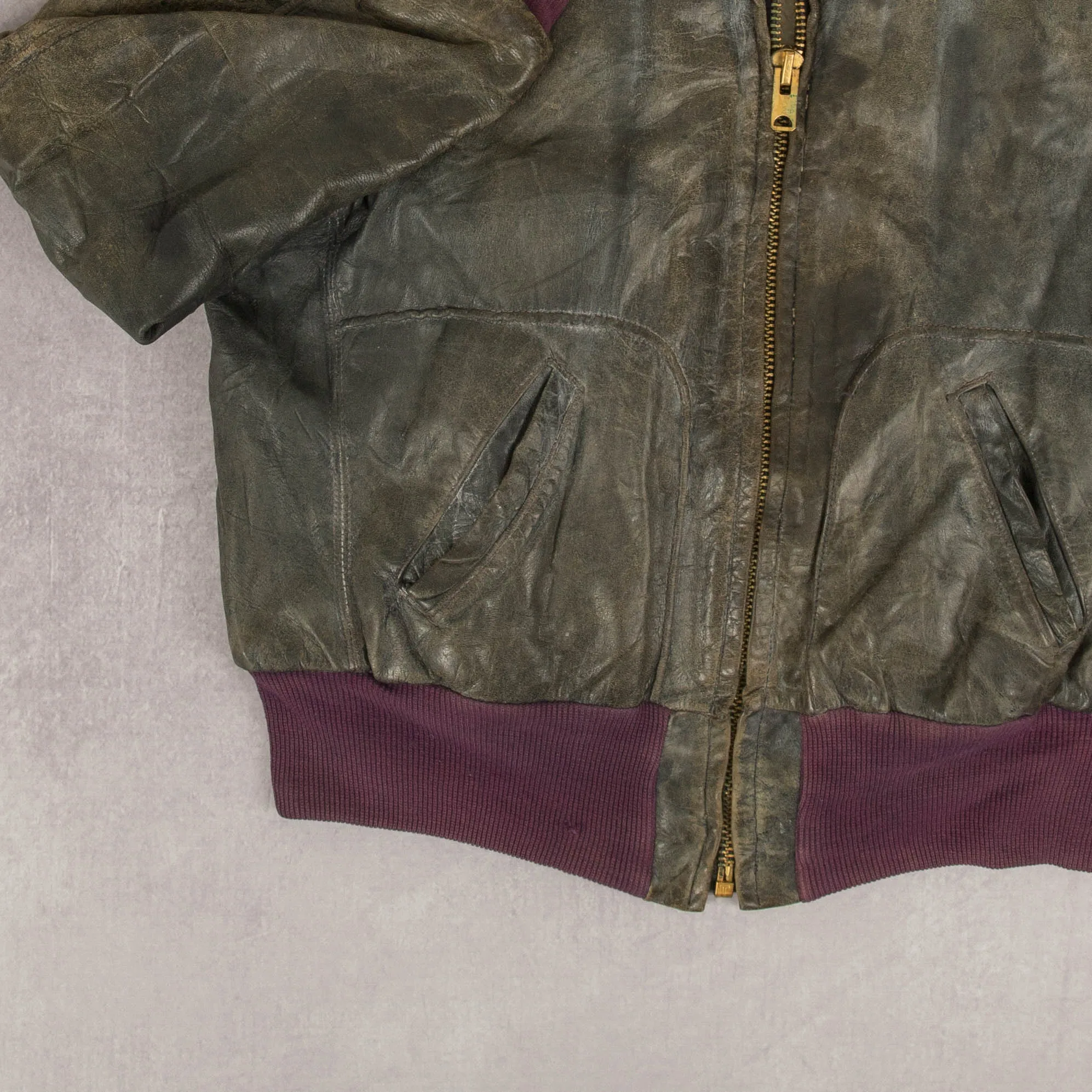 MEN'S VINTAGE 1960S FADED LEATHER BOMBER JACKET - SMALL